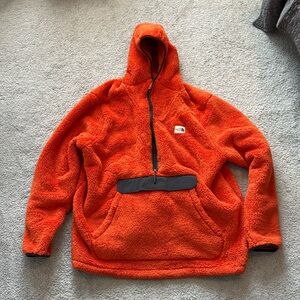 The North Face Men’s Furry Zippered Pullover w/Hood